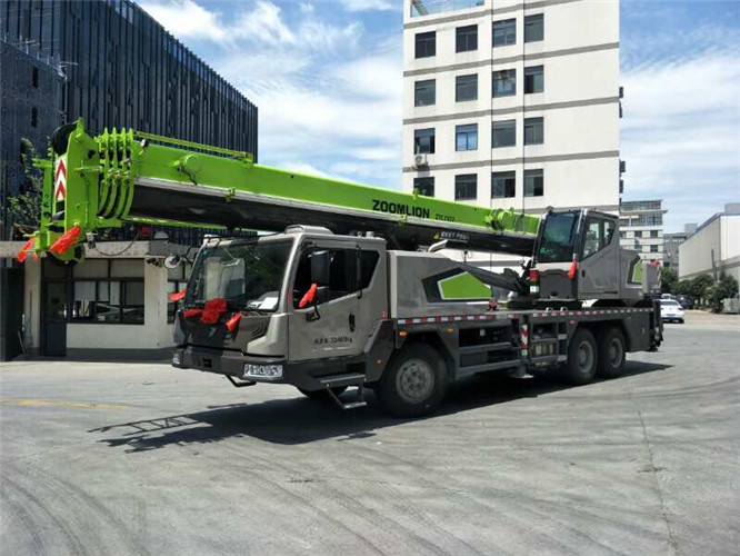 定日县跨街广告牌的高空安装注意事项