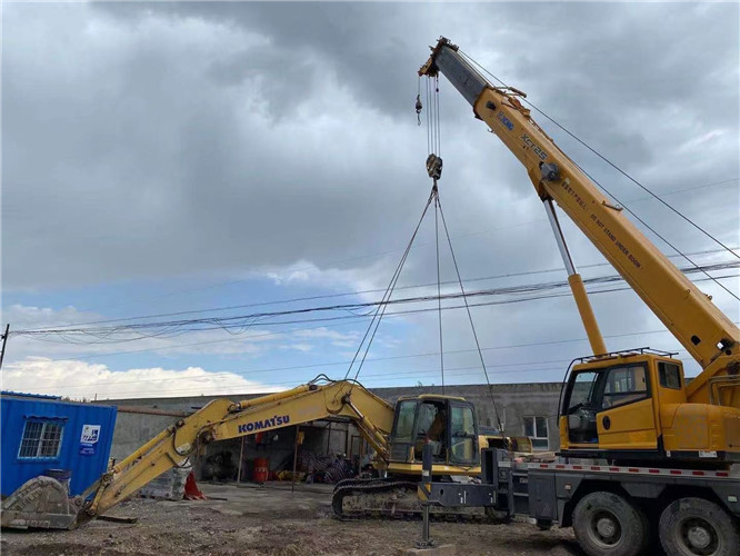 定日县25吨吊车的工作半径是多少？