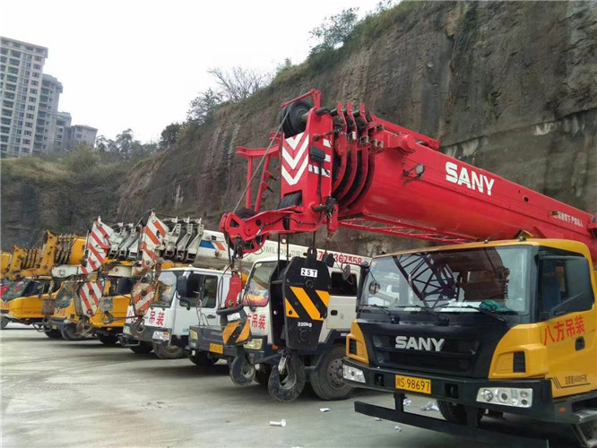 定日县吊车出租按什么计费？台班费、单次费、里程费怎么算？